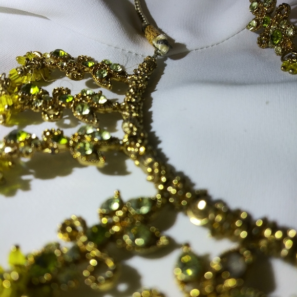 Vintage Adjustable Leaf Design Choker Set - Picture 2 of 10